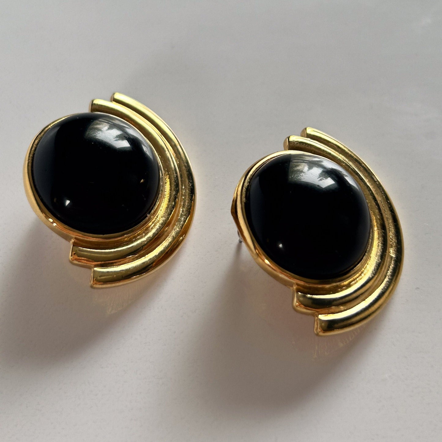 Vintage black and gold pierced earrings