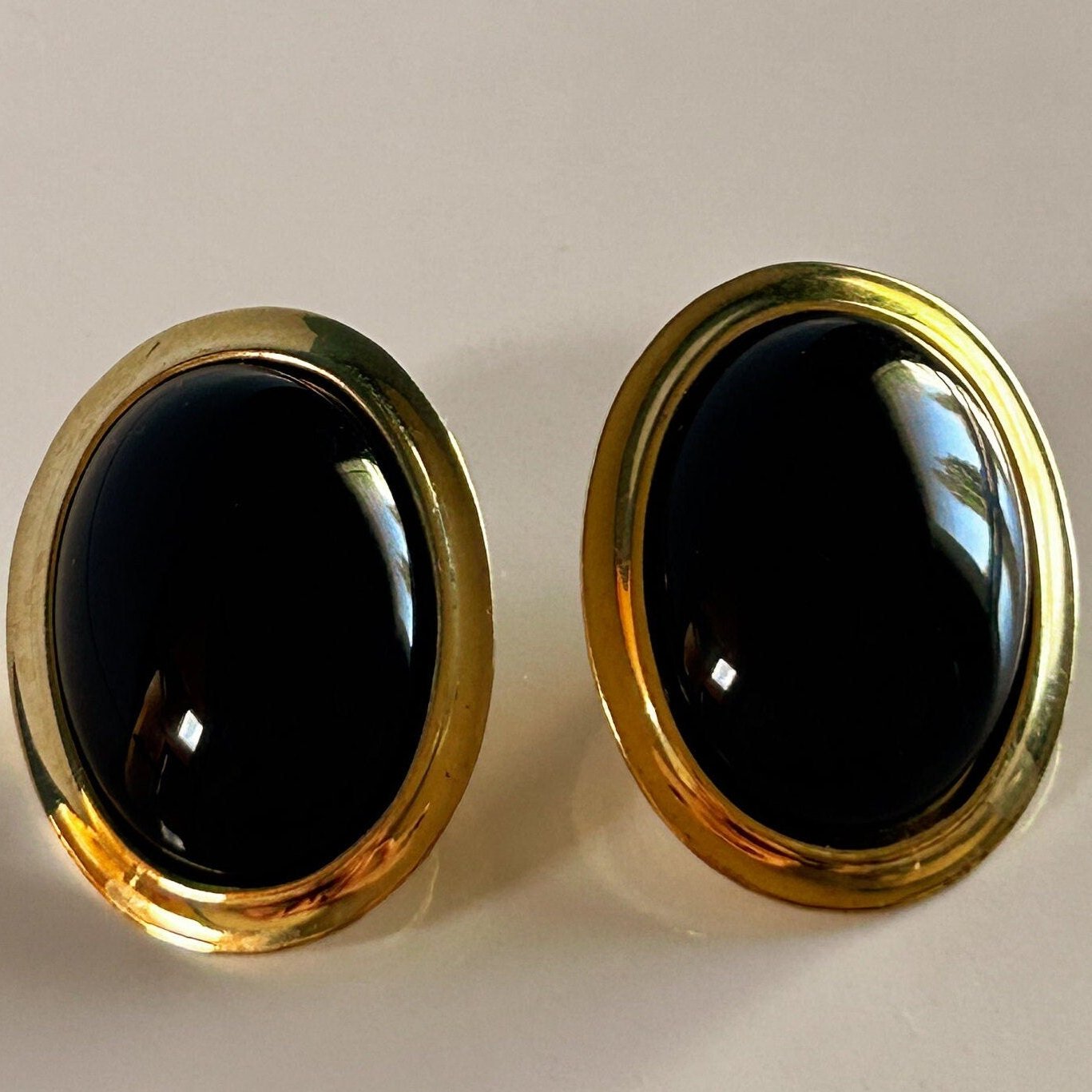 Vintage black and gold pierced earring