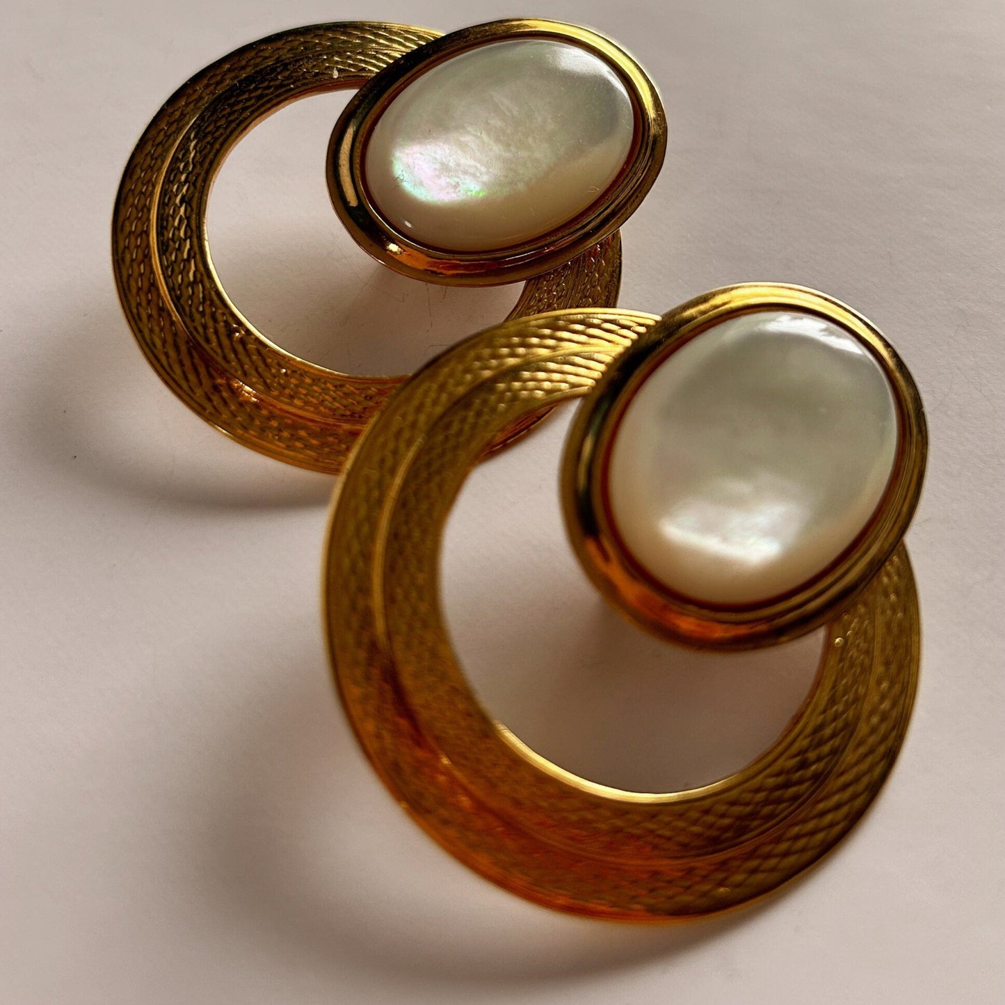 Vintage Alfred Sung clip on earrings white and gold