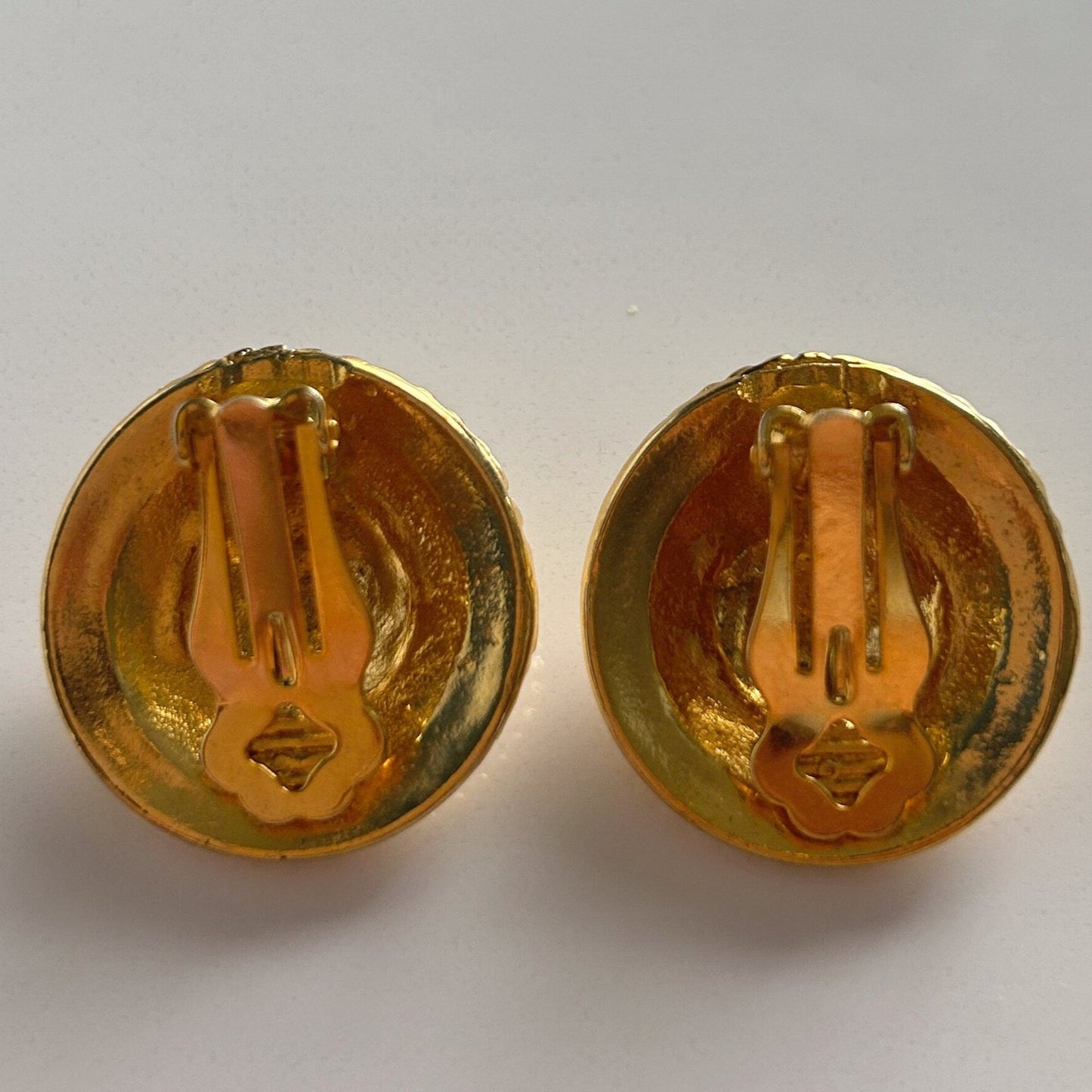 Vintage beige and gold clip on earrings