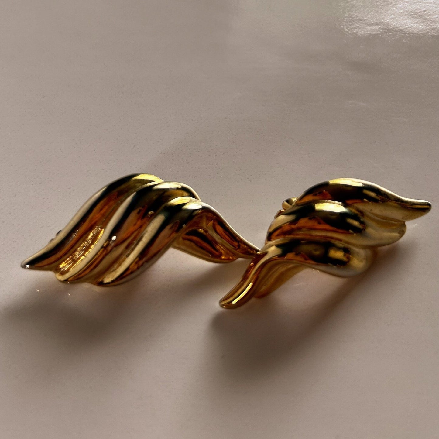 Vintage ribbed gold clip-on earrings