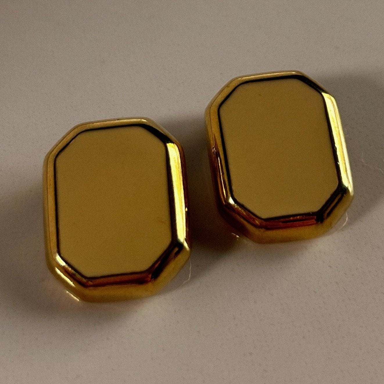 Vintage beige clip on earrings