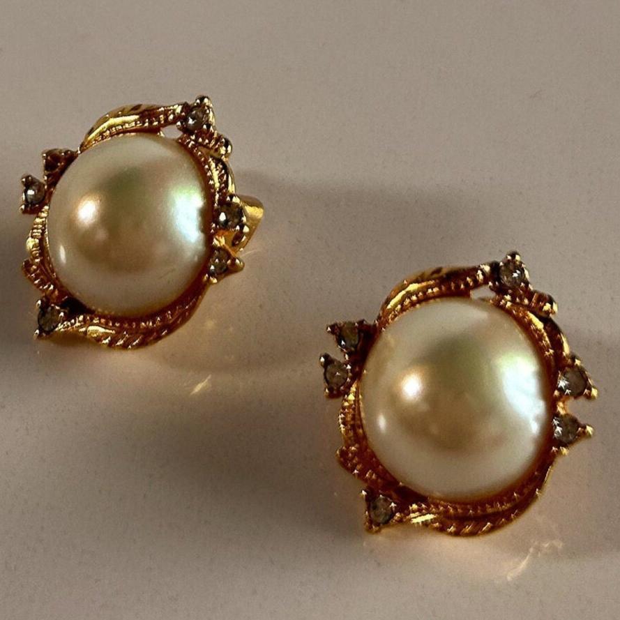 Vintage Alfred Sung pearl and gold clip on earrings