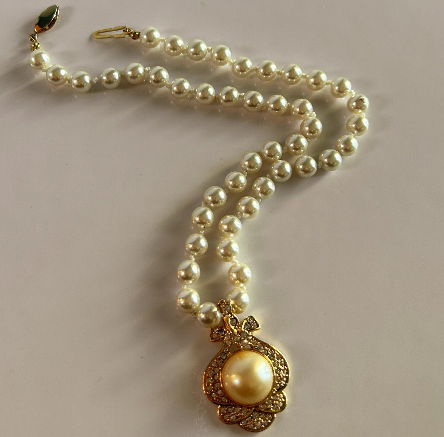Vintage pearl and gold necklace