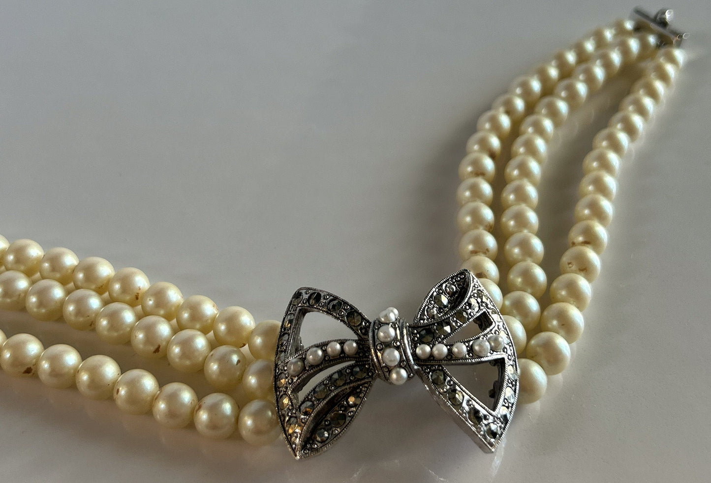 Vintage pearl and bow choker