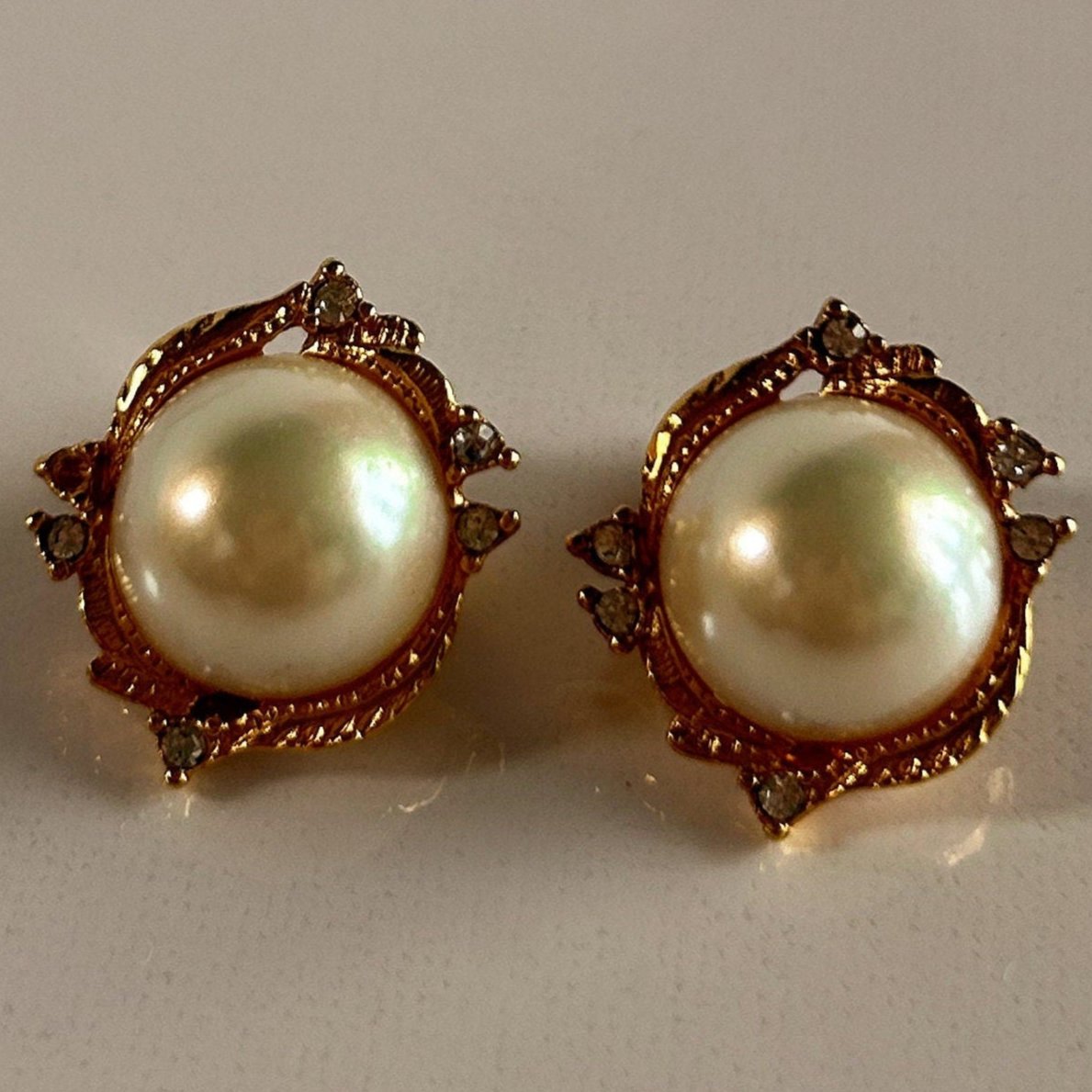 Vintage Alfred Sung pearl and gold clip on earrings