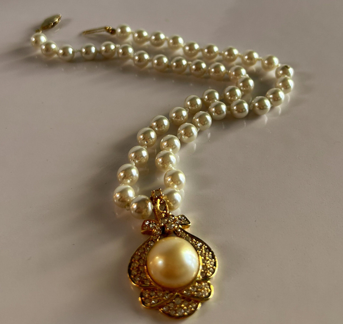 Vintage pearl and gold necklace
